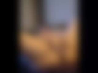 Honestlyfux's Live Sex Cam Show