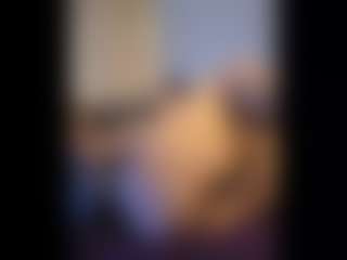 Honestlyfux's Live Sex Cam Show
