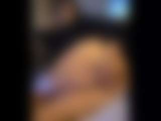 Honestlyfux's Live Sex Cam Show