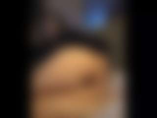 Honestlyfux's Live Sex Cam Show