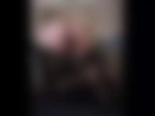 Honestlyfux's Live Sex Cam Show
