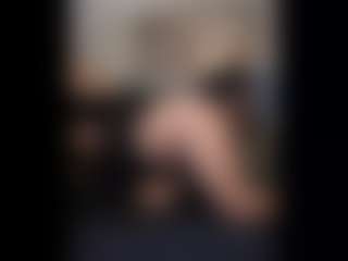 Honestlyfux's Live Sex Cam Show