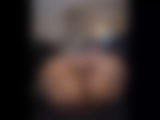 Honestlyfux's Live Sex Cam Show