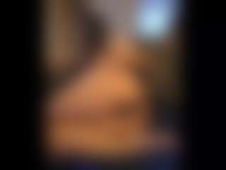 Honestlyfux's Live Sex Cam Show