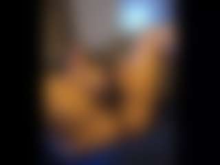 Honestlyfux's Live Sex Cam Show