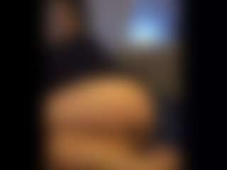 Honestlyfux's Live Sex Cam Show