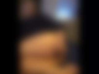 Honestlyfux's Live Sex Cam Show