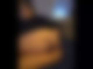 Honestlyfux's Live Sex Cam Show
