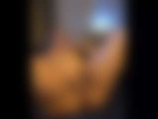 Honestlyfux's Live Sex Cam Show