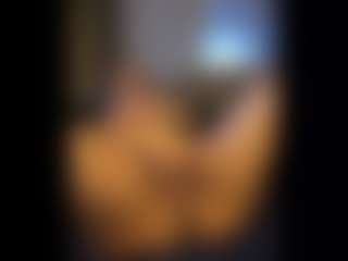Honestlyfux's Live Sex Cam Show