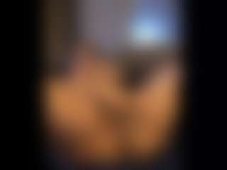 Honestlyfux's Live Sex Cam Show