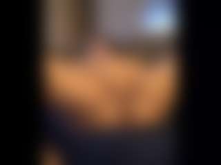 Honestlyfux's Live Sex Cam Show