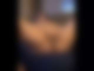 Honestlyfux's Live Sex Cam Show