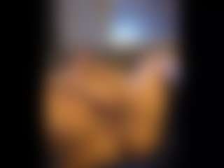 Honestlyfux's Live Sex Cam Show