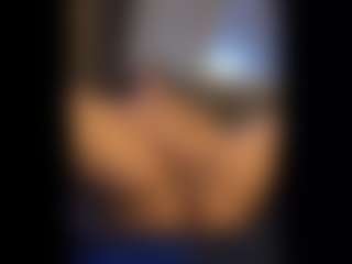 Honestlyfux's Live Sex Cam Show