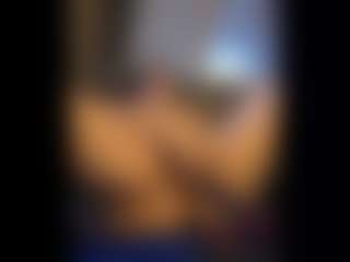 Honestlyfux's Live Sex Cam Show