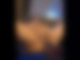 Honestlyfux's Live Sex Cam Show