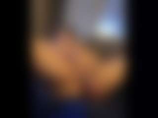 Honestlyfux's Live Sex Cam Show
