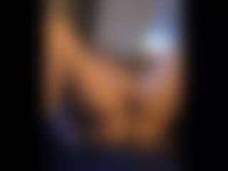 Honestlyfux's Live Sex Cam Show