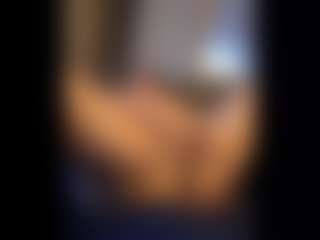 Honestlyfux's Live Sex Cam Show