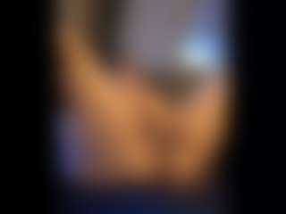Honestlyfux's Live Sex Cam Show