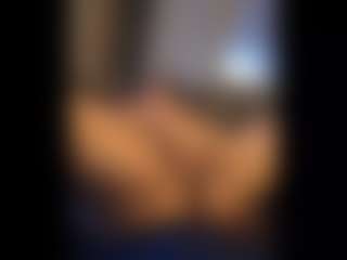 Honestlyfux's Live Sex Cam Show
