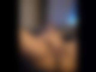 Honestlyfux's Live Sex Cam Show