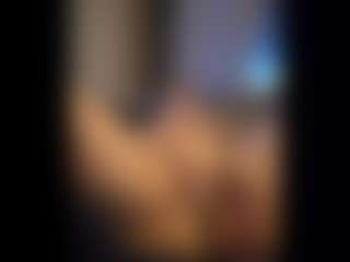 Honestlyfux's Live Sex Cam Show