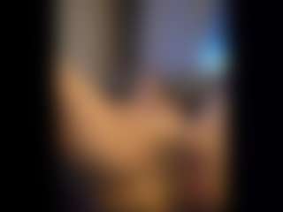 Honestlyfux's Live Sex Cam Show