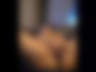 Honestlyfux's Live Sex Cam Show