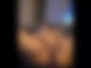 Honestlyfux's Live Sex Cam Show