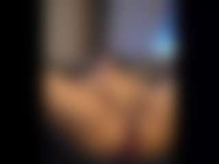 Honestlyfux's Live Sex Cam Show
