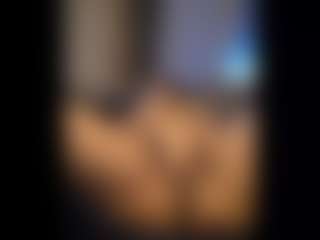 Honestlyfux's Live Sex Cam Show