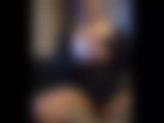 Honestlyfux's Live Sex Cam Show