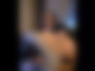 Honestlyfux's Live Sex Cam Show
