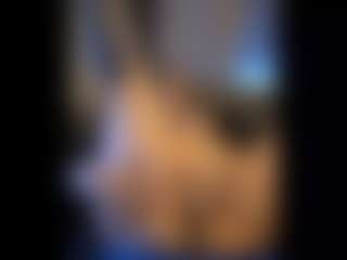 Live cam show with Honestlyfux - Brown Eyes on nudelive.tv