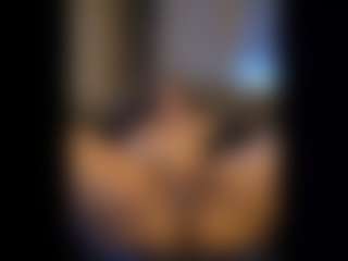 Honestlyfux's Live Sex Cam Show