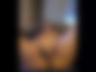 Honestlyfux's Live Sex Cam Show