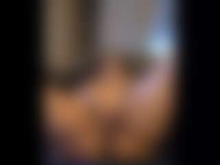 Honestlyfux's Live Sex Cam Show