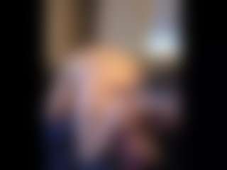 Honestlyfux's Live Sex Cam Show