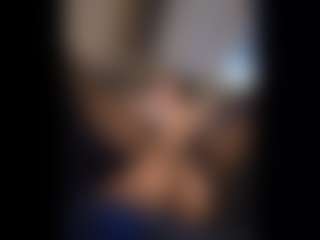 Honestlyfux's Live Sex Cam Show