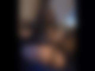 Honestlyfux's Live Sex Cam Show