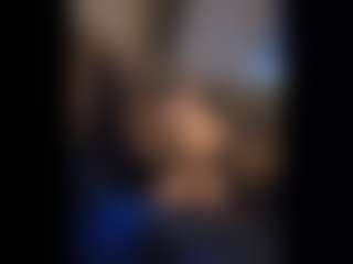 Honestlyfux's Live Sex Cam Show
