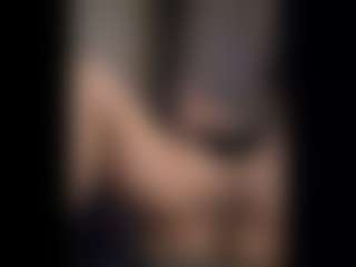 Honestlyfux's Live Sex Cam Show