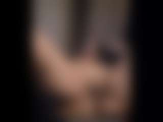 Honestlyfux's Live Sex Cam Show