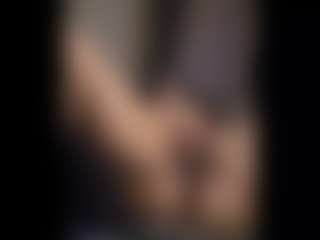 Honestlyfux's Live Sex Cam Show