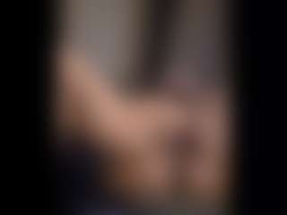 Honestlyfux's Live Sex Cam Show