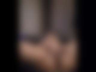 Honestlyfux's Live Sex Cam Show