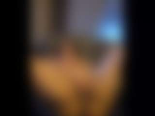 Honestlyfux's Live Sex Cam Show