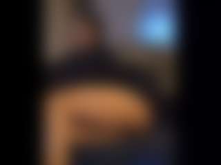 Honestlyfux's Live Sex Cam Show